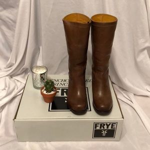 Frye Women's Campus Boots